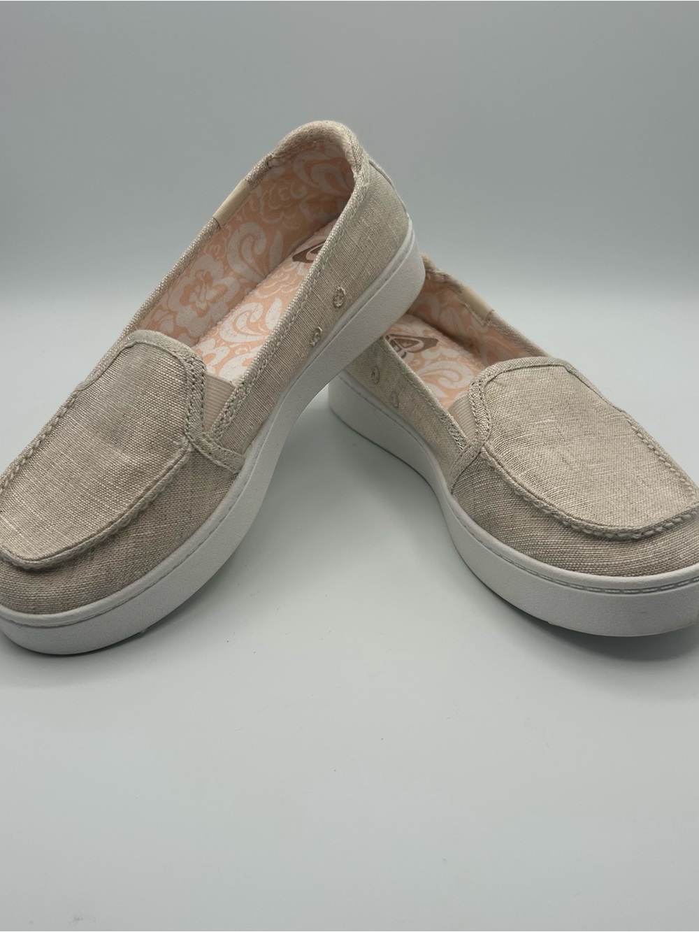 ROXY Minnow Plus Beige Textile Slip-On Flats Women's Size 7 Casual Comfort
